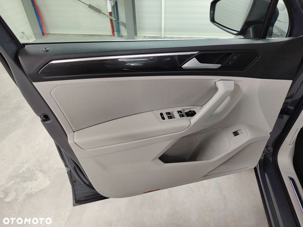 Volkswagen Tiguan 2.0 TDI SCR 4MotION DSG Elegance - 18