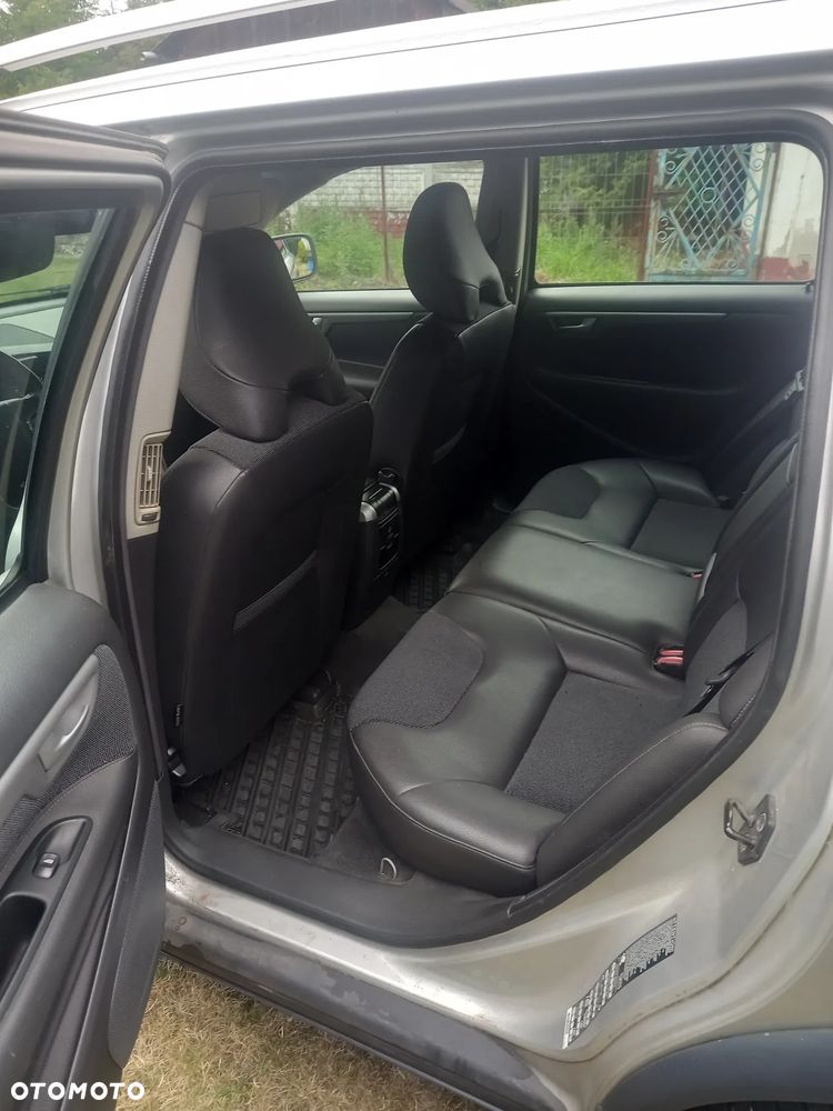 Volvo XC 70 D5 AWD Momentum - 6