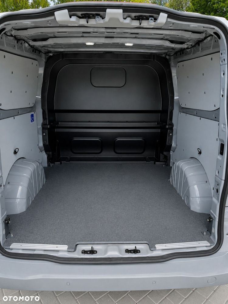Volkswagen Transporter Furgon Plus Edition silnik: 2,0 l TDI 170 KM / skrzynia biegów: 8-biegowa automatyczna rozstaw osi: 3500 mm - 16