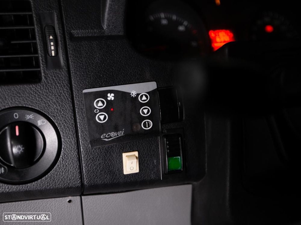 Volkswagen Crafter - 17