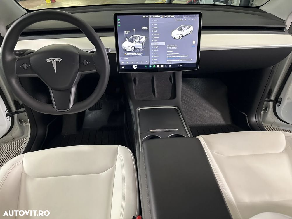 Tesla Model Y Long Range Dual Motor AWD - 10
