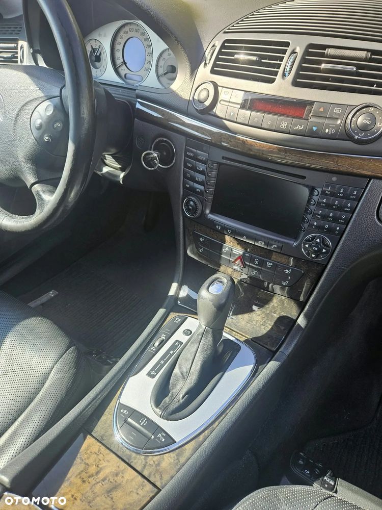 Mercedes-Benz Klasa E 500 4-Matic Avantgarde - 21