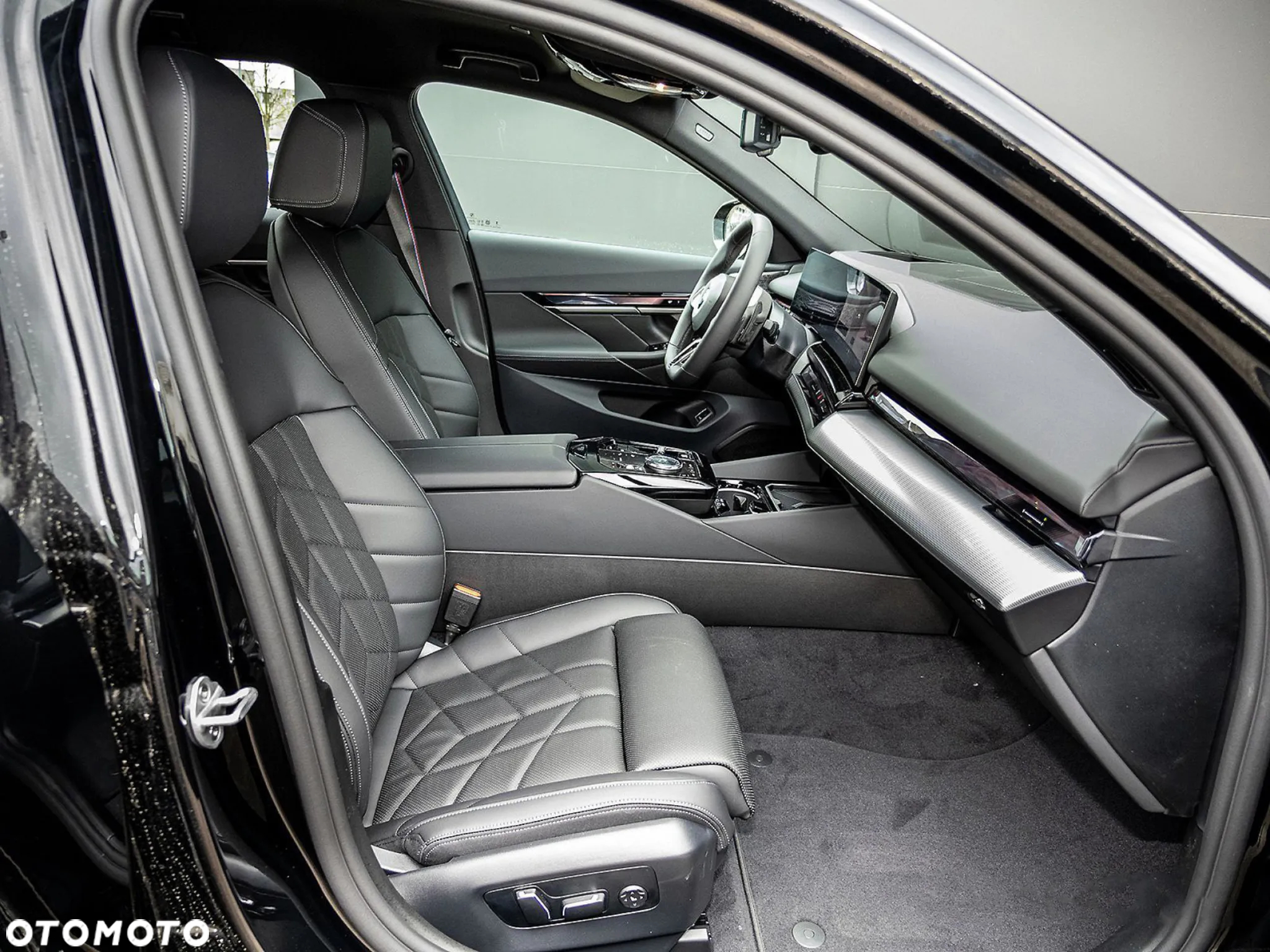 BMW Seria 5 540d xDrive mHEV M Sport - 14