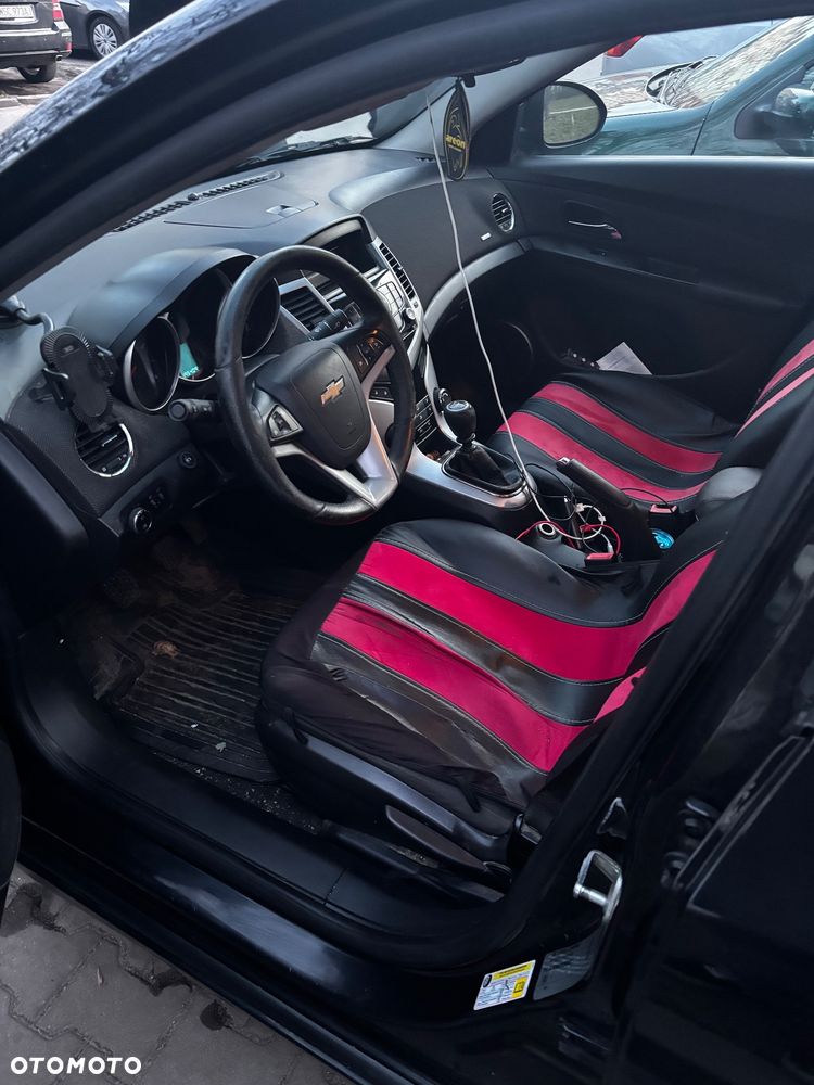 Chevrolet Cruze 1.8 LS+ - 9