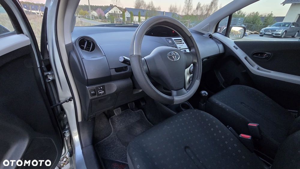 Toyota Yaris 1.0 VVT-i - 8