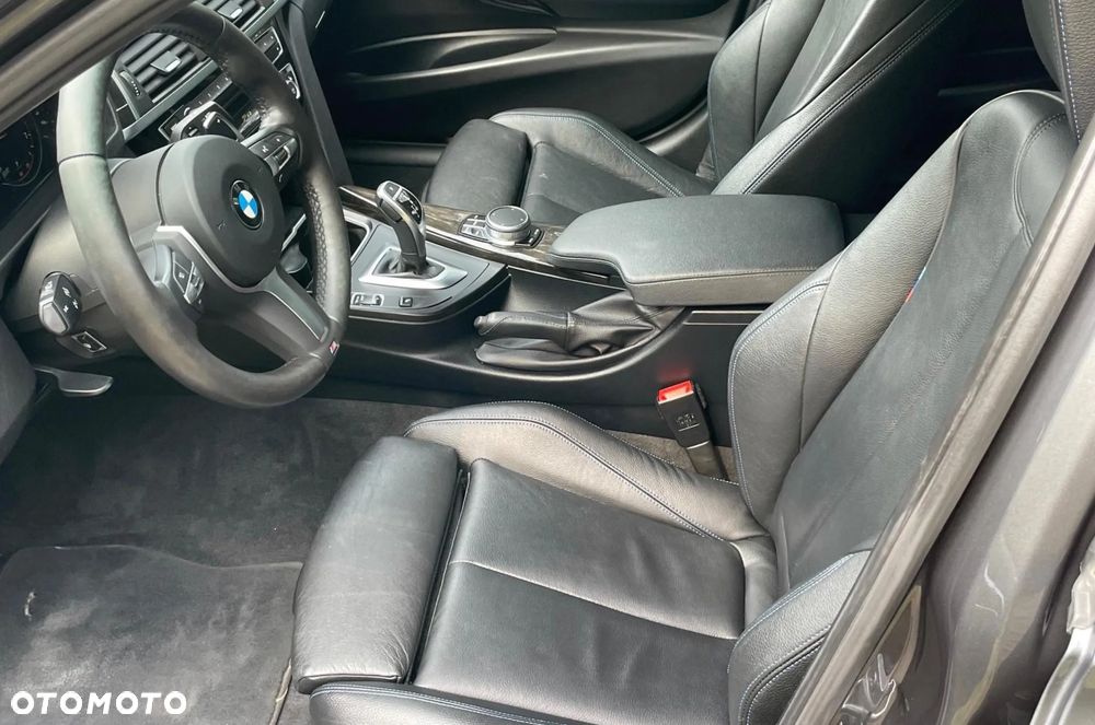 BMW Seria 3 330i xDrive Edition M Sport Shadow - 15