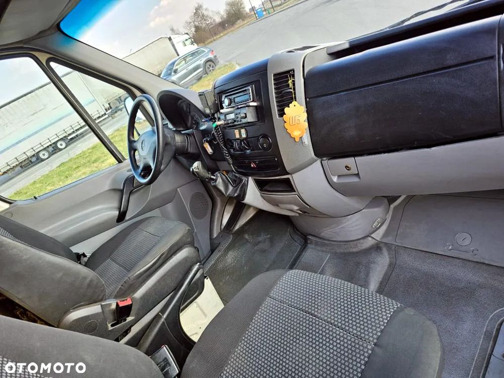 Mercedes-Benz Sprinter - 26