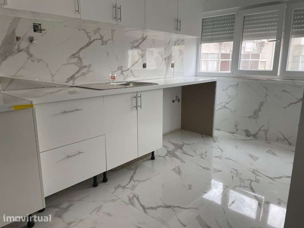 Apartamento T2 RENOVADO na Amora - Grande imagem: 4/16