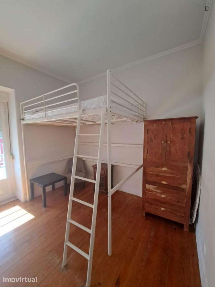 Quarto - localizado em Alameda Lisbon - Grande imagem: 3/29