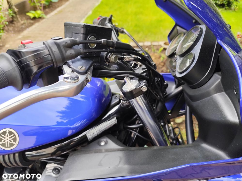Yamaha FZS - 8