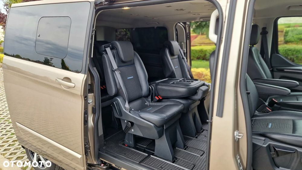 Ford Tourneo Custom - 21