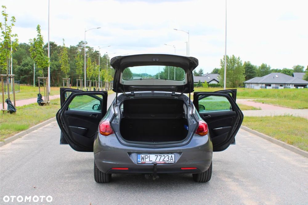 Opel Astra 1.7 CDTI DPF Cosmo - 11