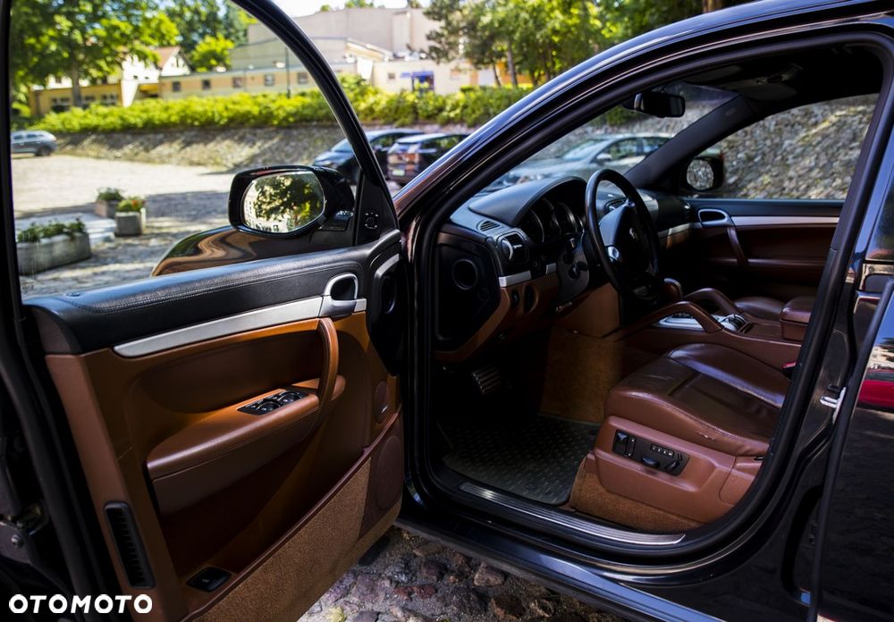 Porsche Cayenne - 9