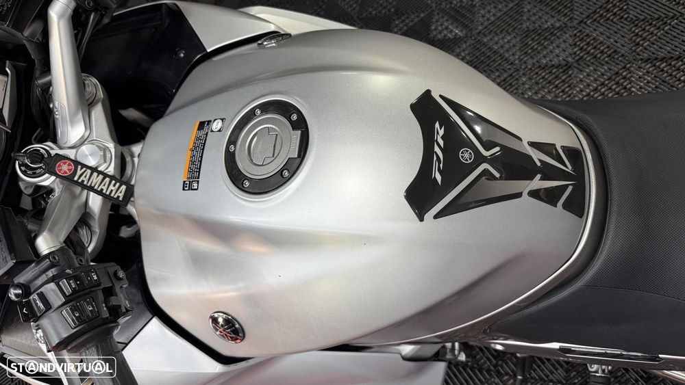 Yamaha FJR Ultimate Edition - 16