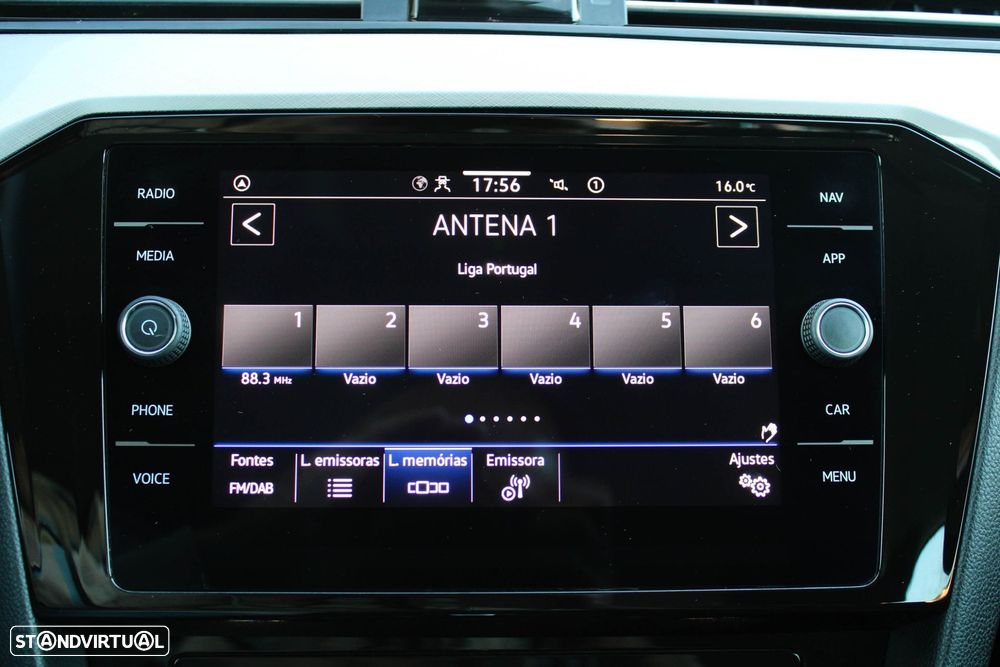 VW Passat Variant 2.0 TDi Business DSG - 38