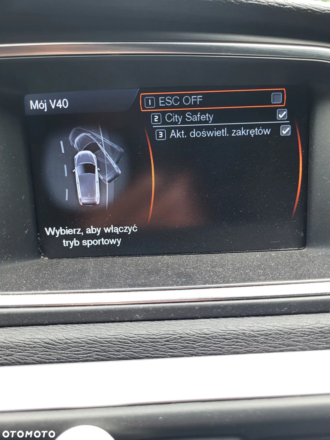 Volvo V40 D2 R-Design - 16