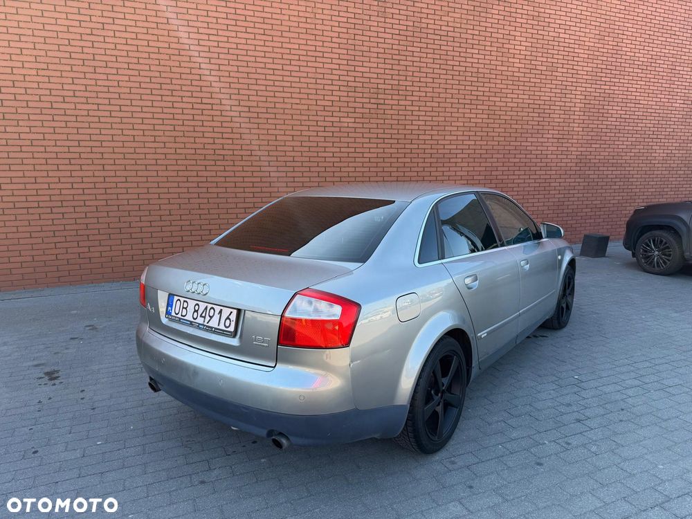 Audi A4 Limousine - 5