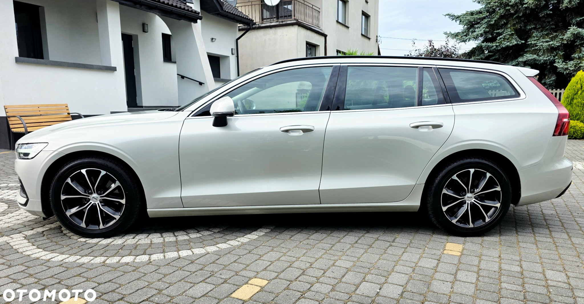 Volvo V60 D4 Momentum Pro - 7