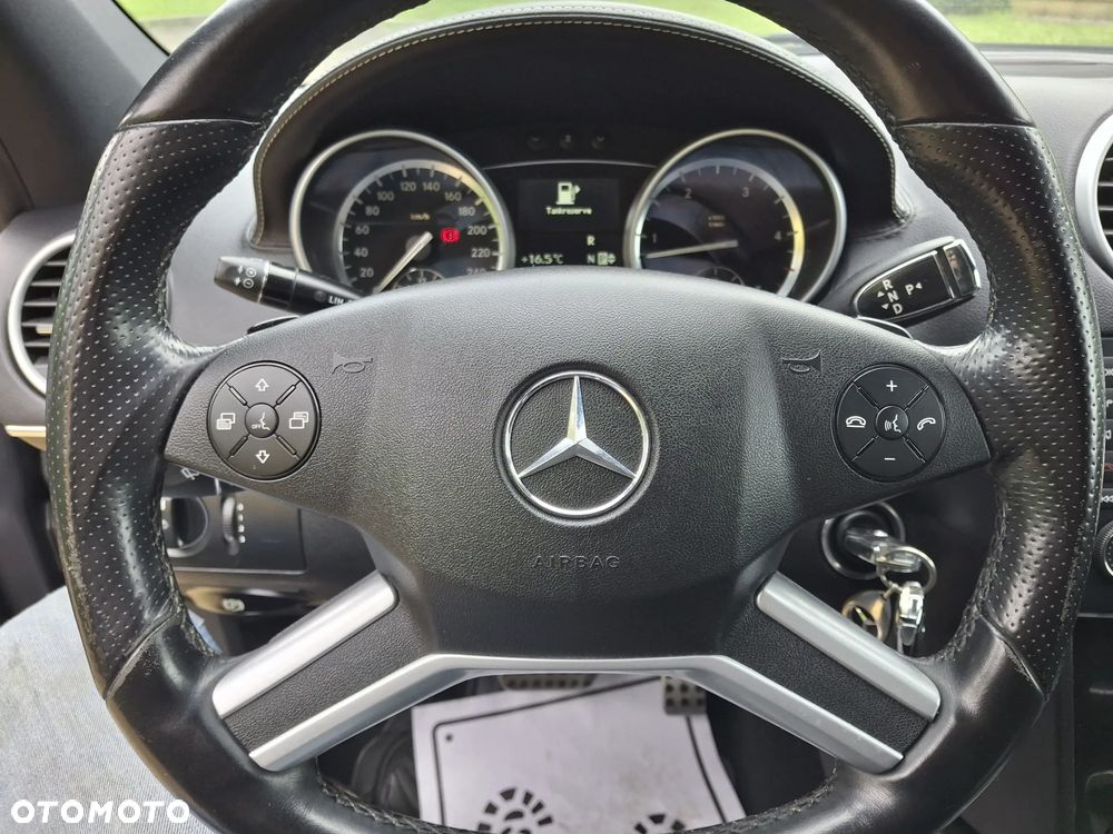 Mercedes-Benz ML - 22