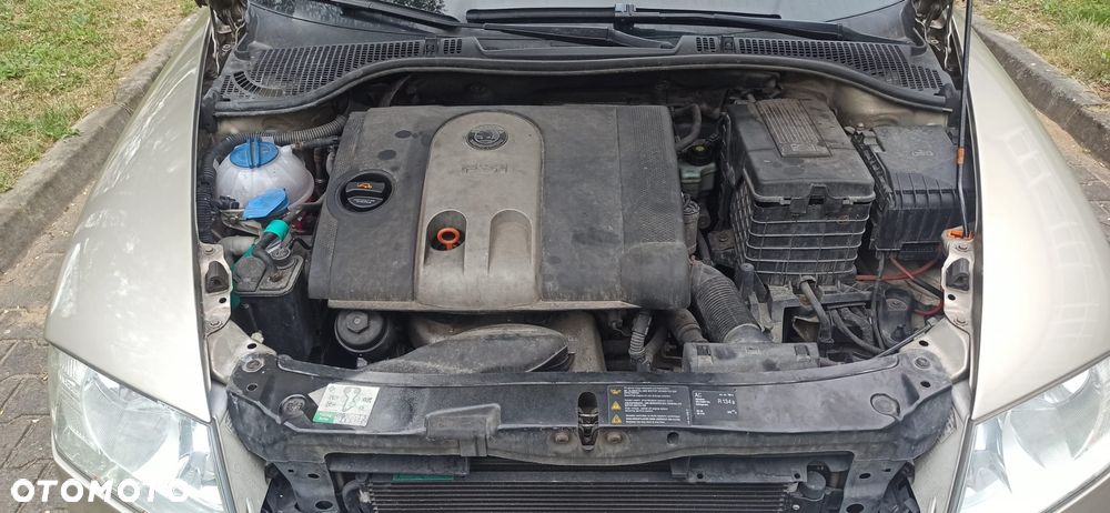 Skoda Octavia 1.6 FSI Ambiente - 5