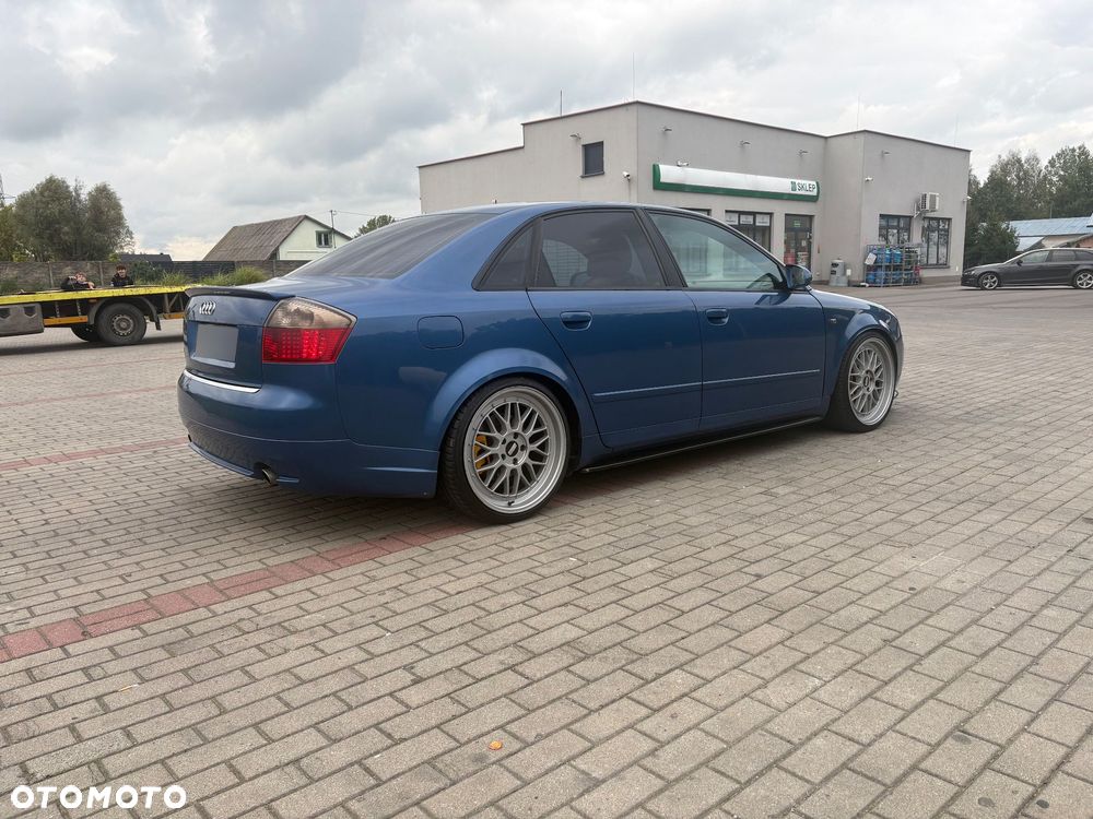 Audi A4 Limousine - 3