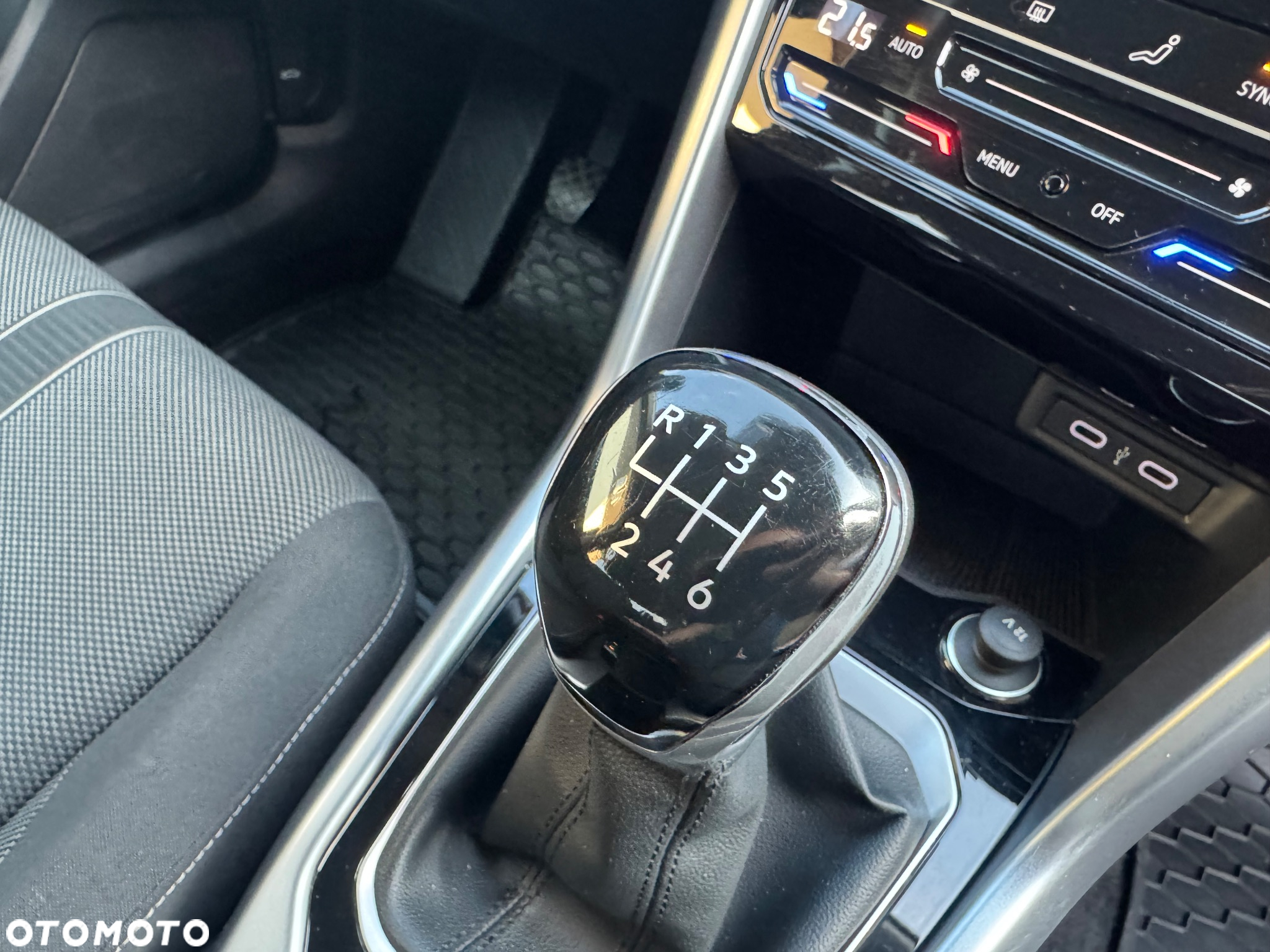 Volkswagen T-Roc 1.0 TSI Life - 28