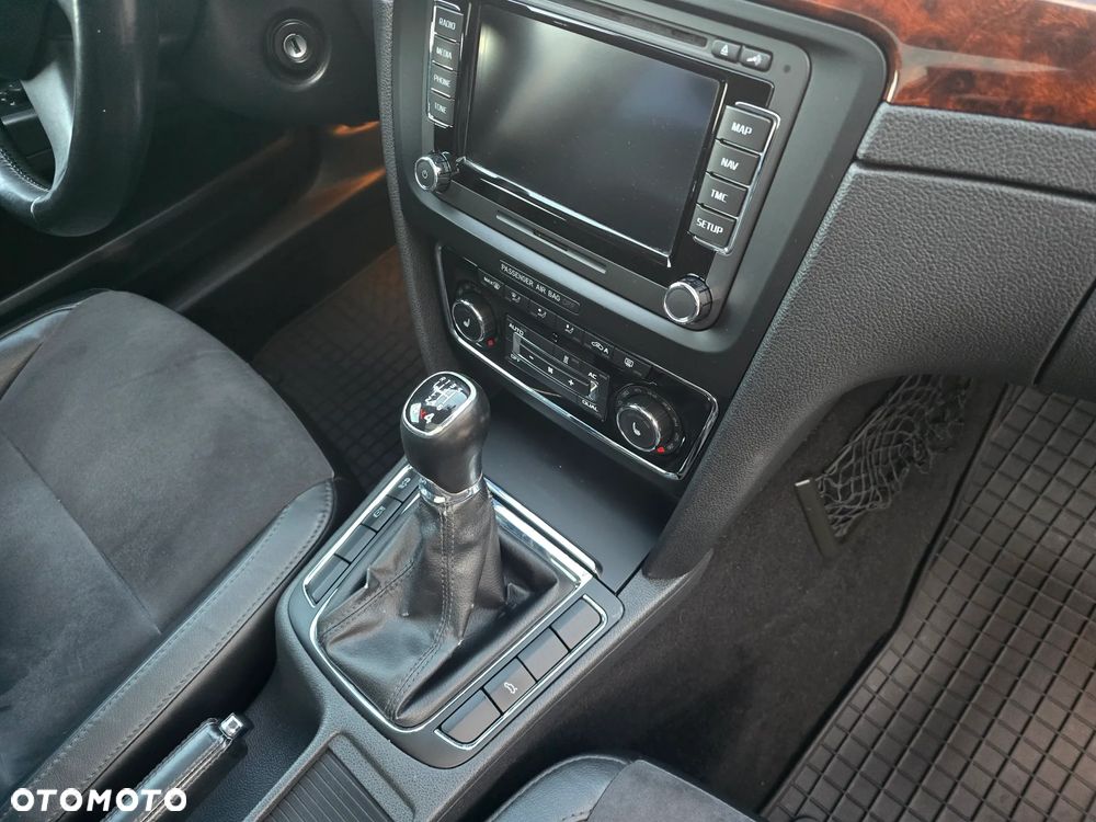 Skoda Superb 2.0 TDI 4x4 Exclusive - 28