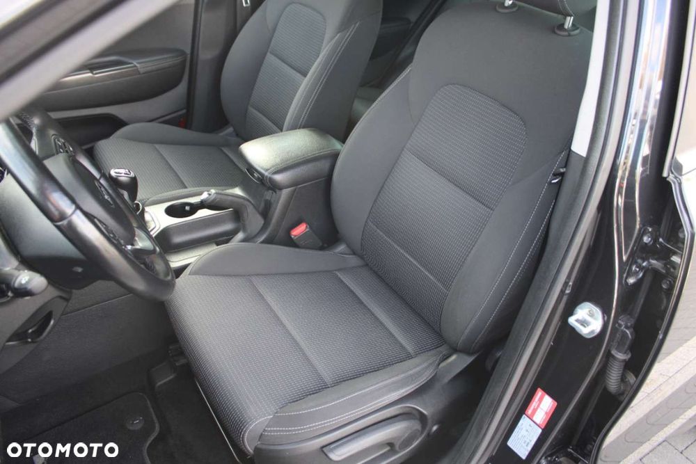 Kia Sportage 1.6 GDI 2WD Attract - 24