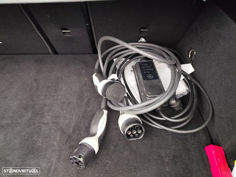 Mercedes-Benz CLA 250 e Shooting Brake AMG Line - 16