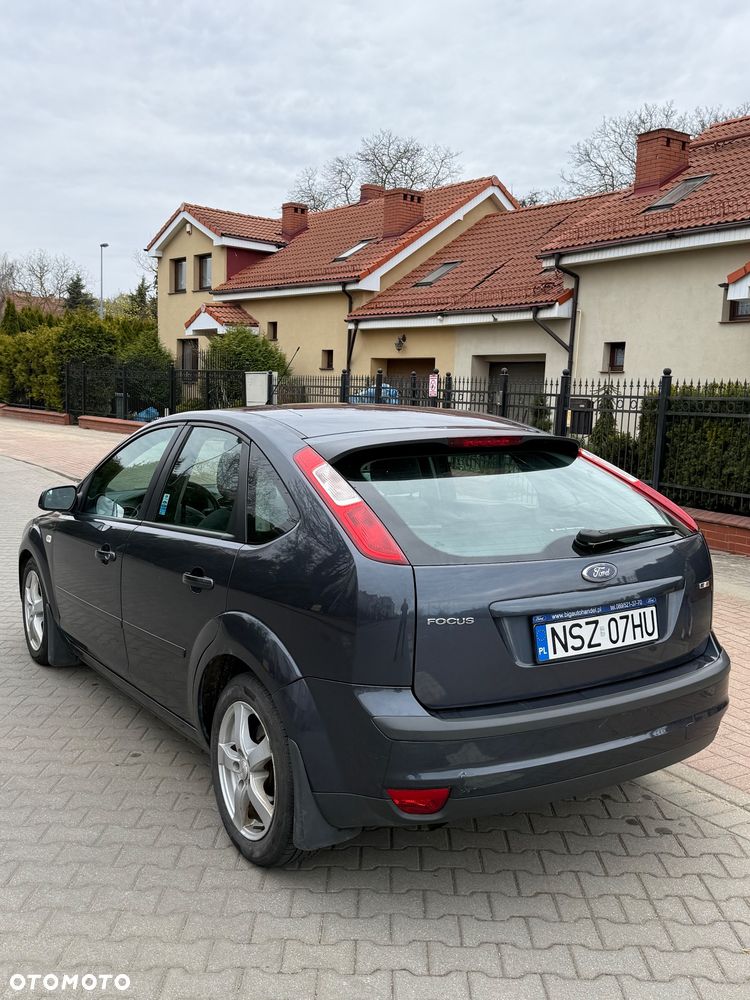 Ford Focus ver-1-8-tdci-ambiente - 5