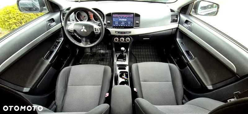 Mitsubishi Lancer 1.6 Invite - 6