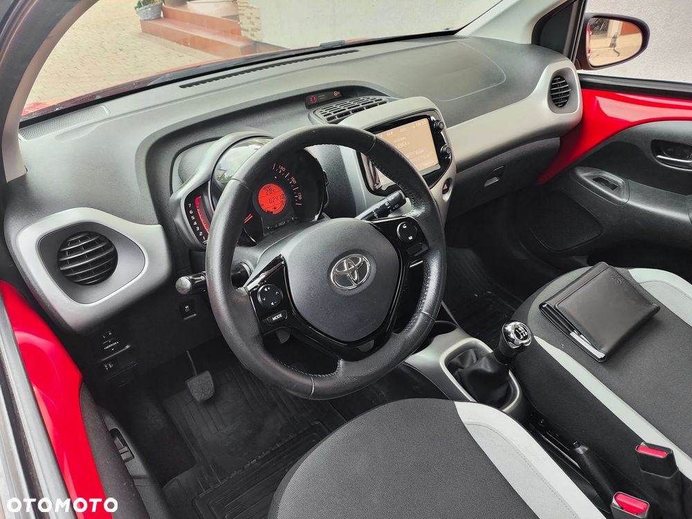 Toyota Aygo x-wave - 17