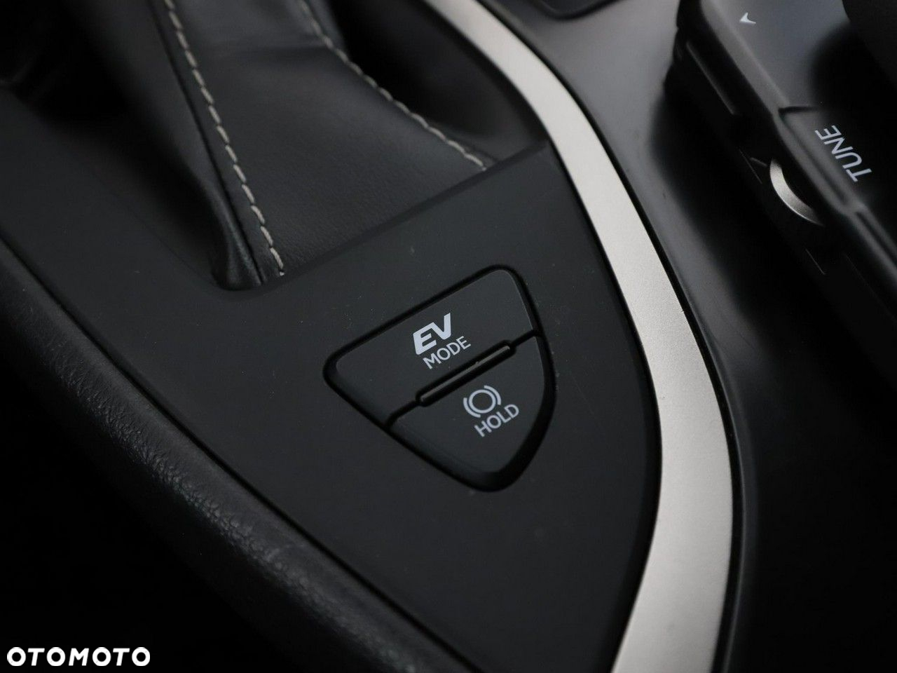 Lexus UX 250h Elegance 2WD - 28