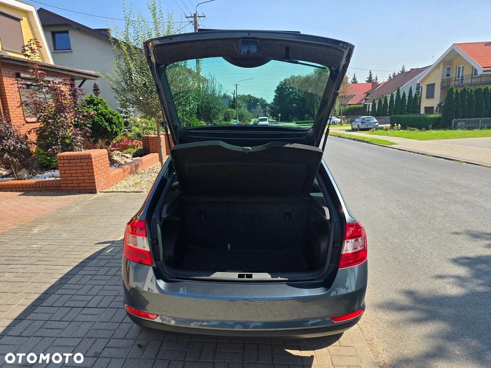 Skoda RAPID 1.2 TSI Ambition - 21