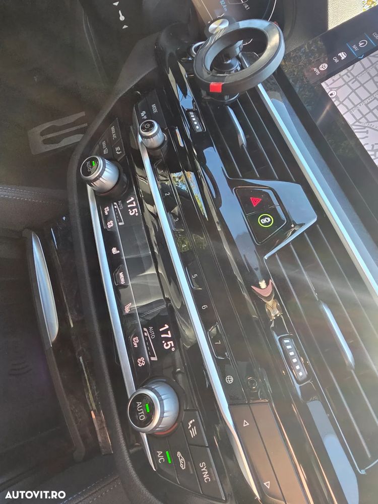 BMW Seria 5 530e Aut. M Sport Edition - 24