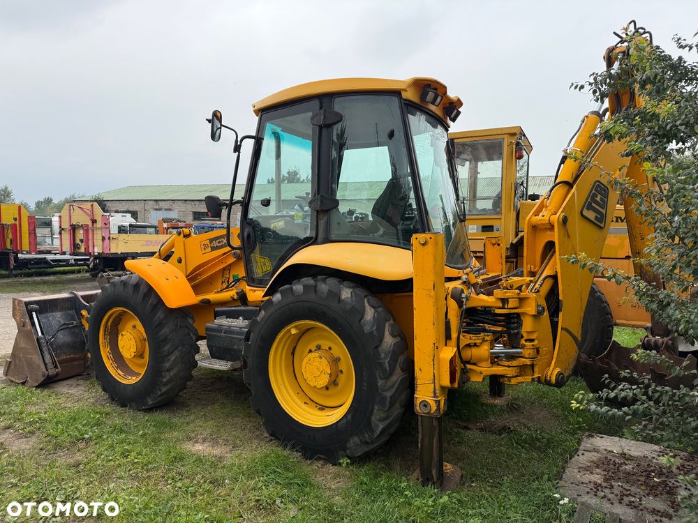 JCB 4CX SUPER 2002 rok na Umowe kupna stan bdb - 5