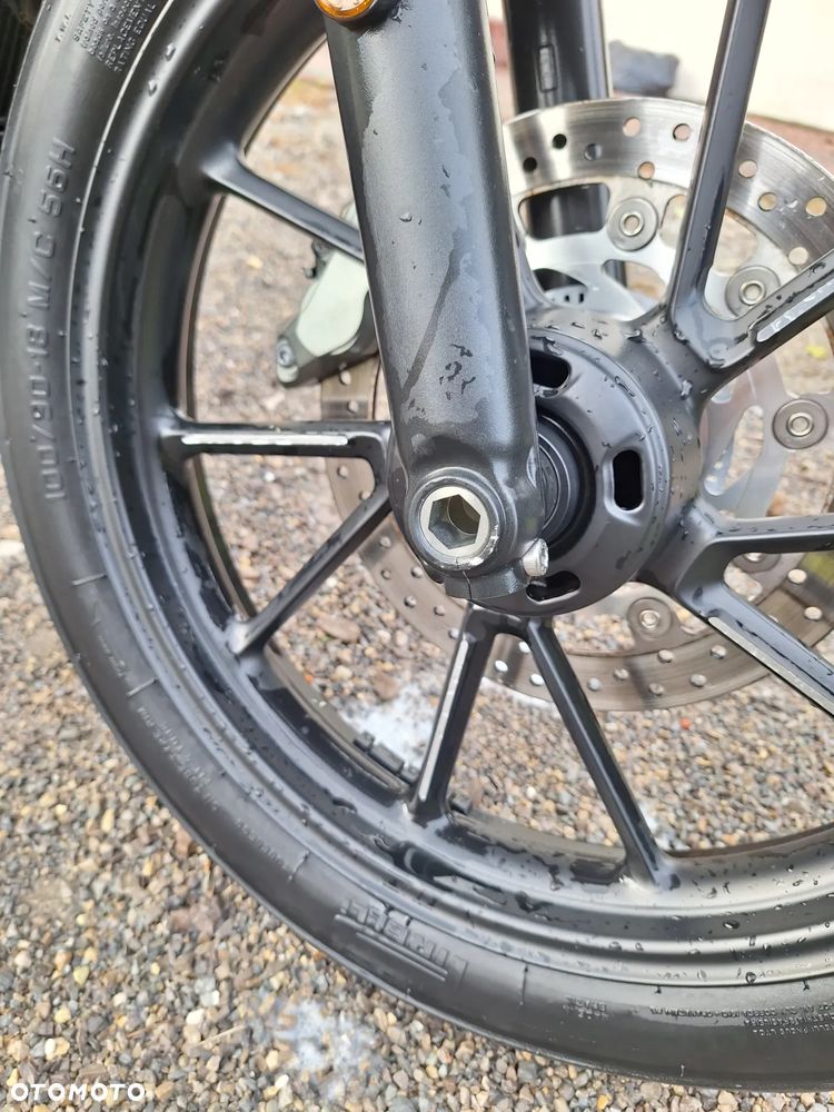 Triumph Street Twin - 15