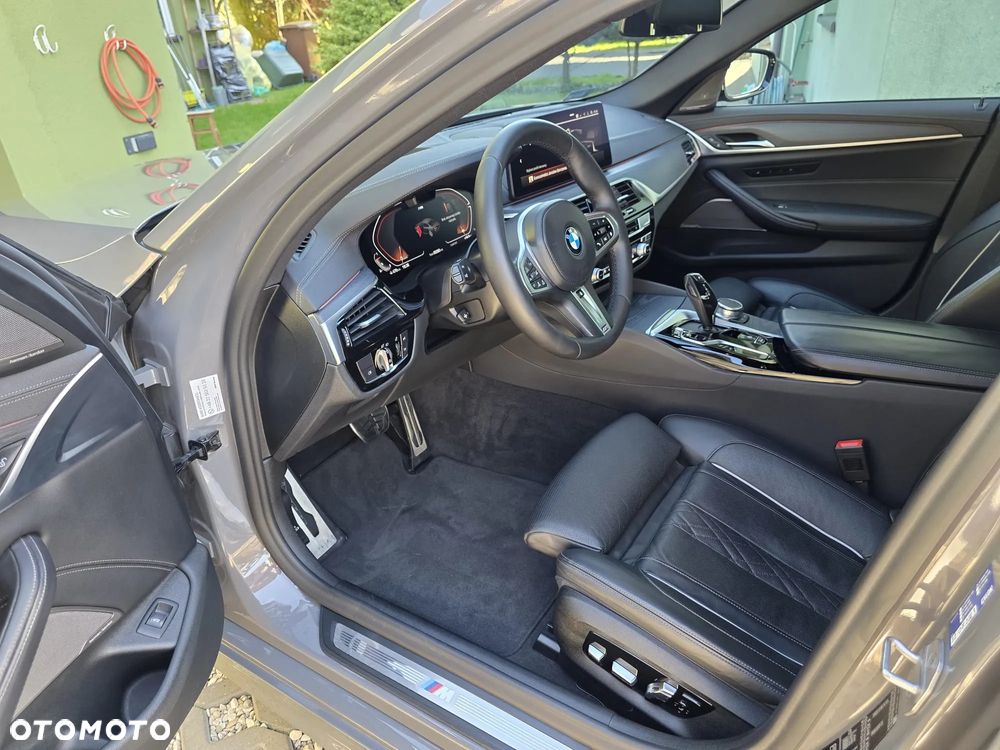 BMW Seria 5 540i xDrive mHEV M Sport sport - 10