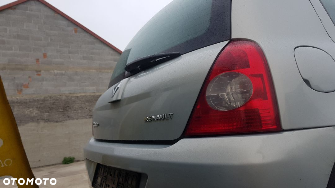 RENAULT CLIO II LIFT LAMPA TYŁ PRAWA - 2