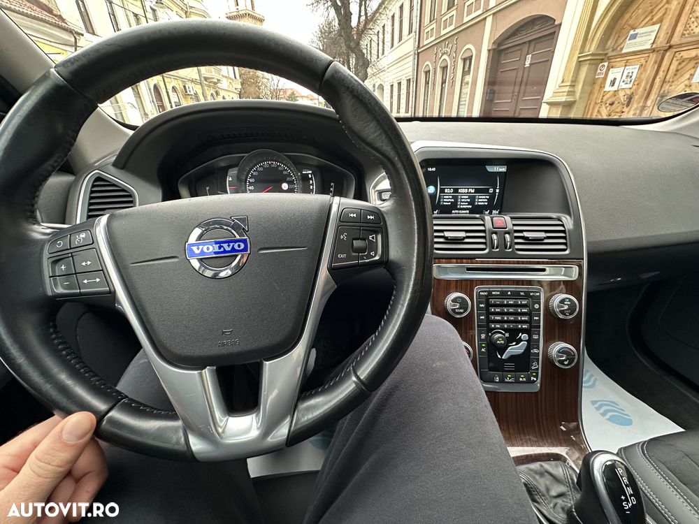 Volvo XC 60 D4 AWD Geartronic Summum - 13