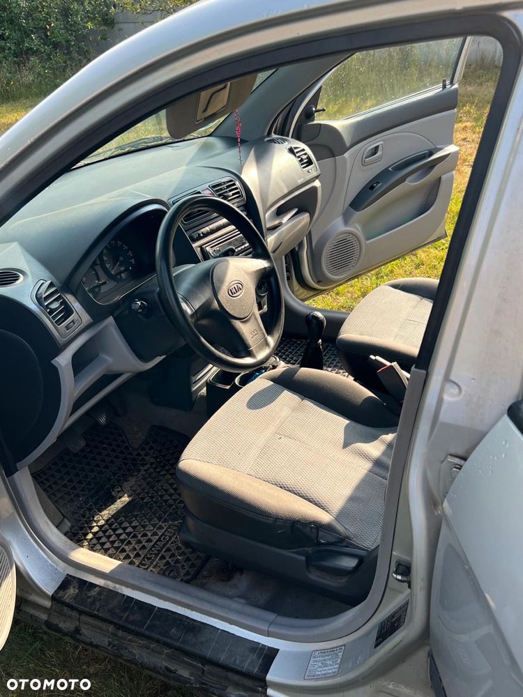 Kia Picanto - 8