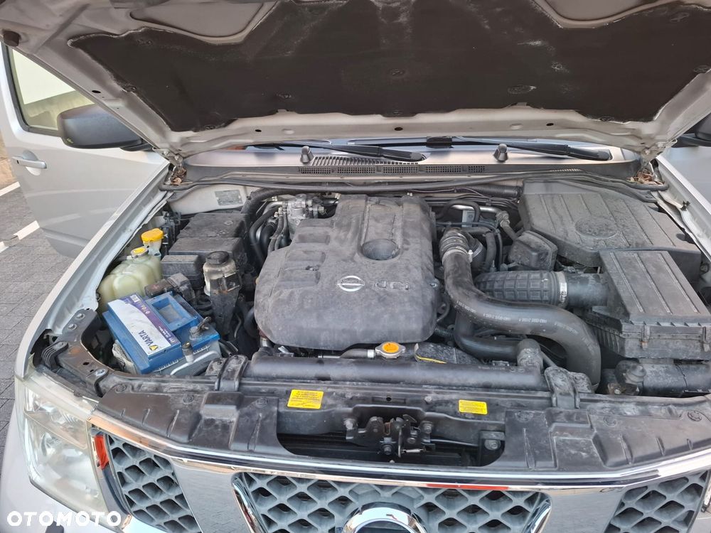 Nissan Pathfinder 2.5 DCi LE - 18