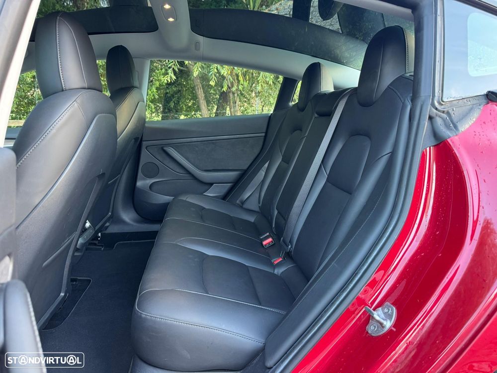 Tesla Model 3 - 25