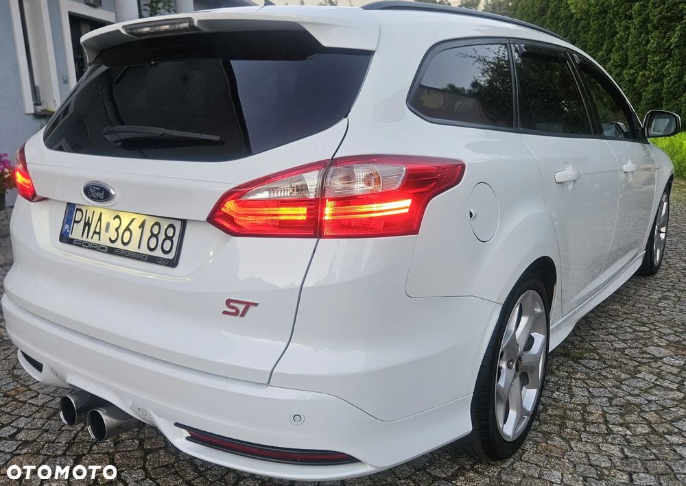 Ford Focus 2.0 EcoBoost ST mit Leder-Sport-Paket - 6