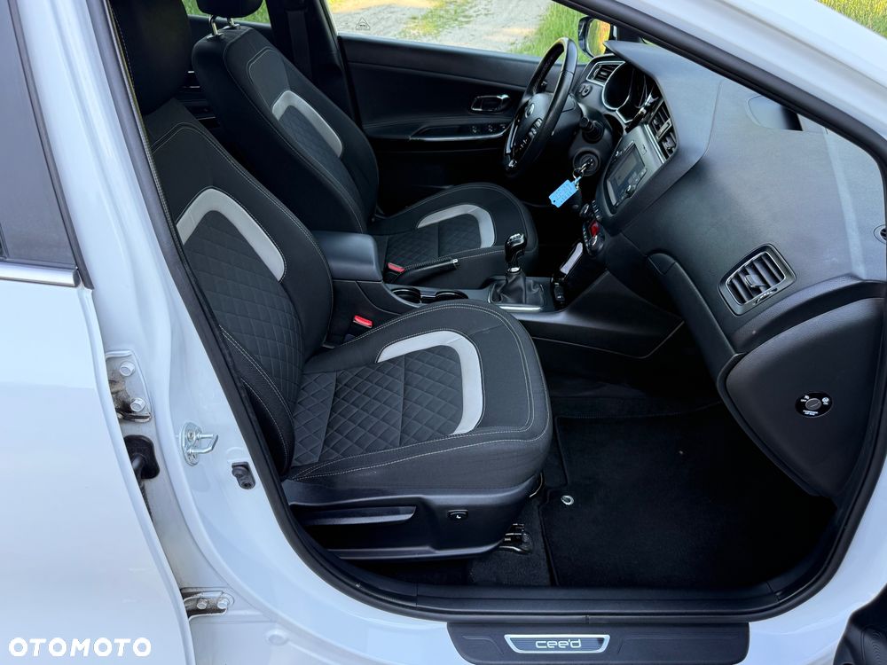 Kia Ceed 1.6 CRDi 136 ISG GT Line - 18