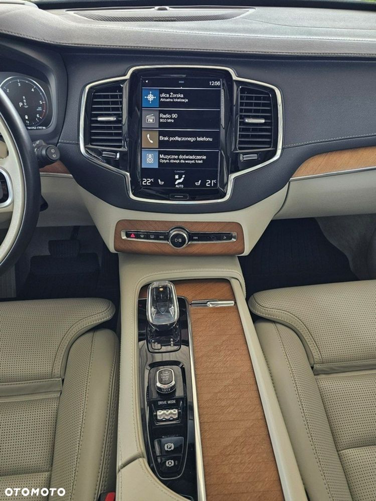 Volvo XC 90 - 21