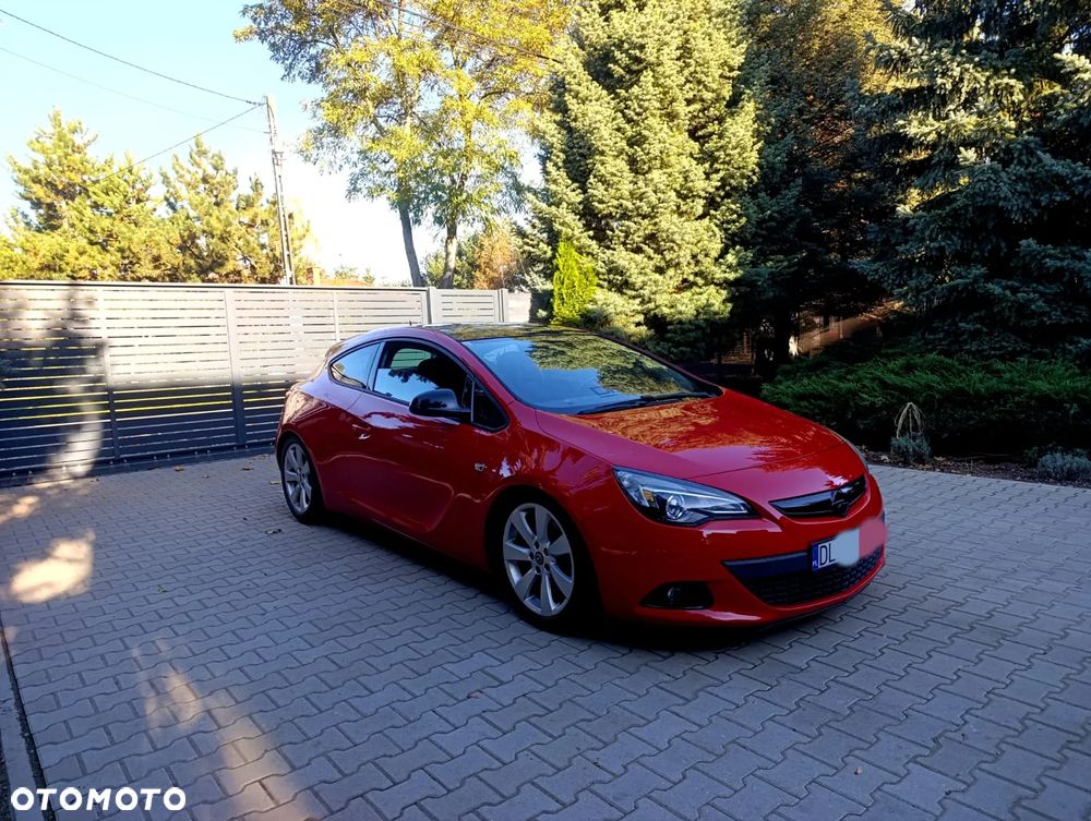 Opel Astra GTC 1.4 Turbo - 1