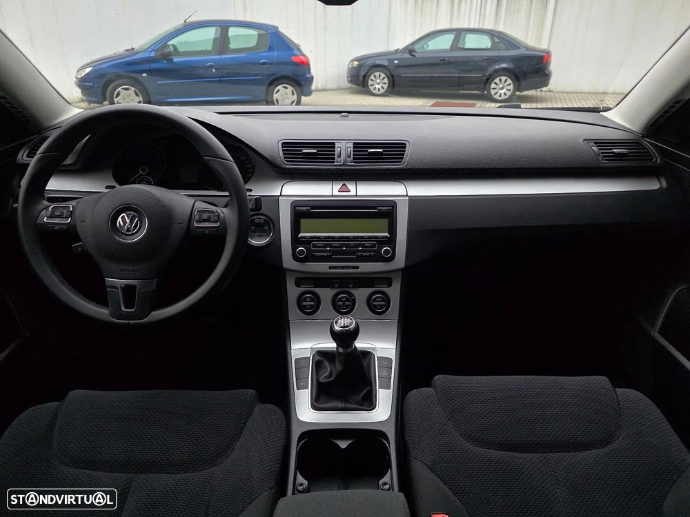 VW Passat Variant 1.6 TDI Confortline BlueMotion - 33