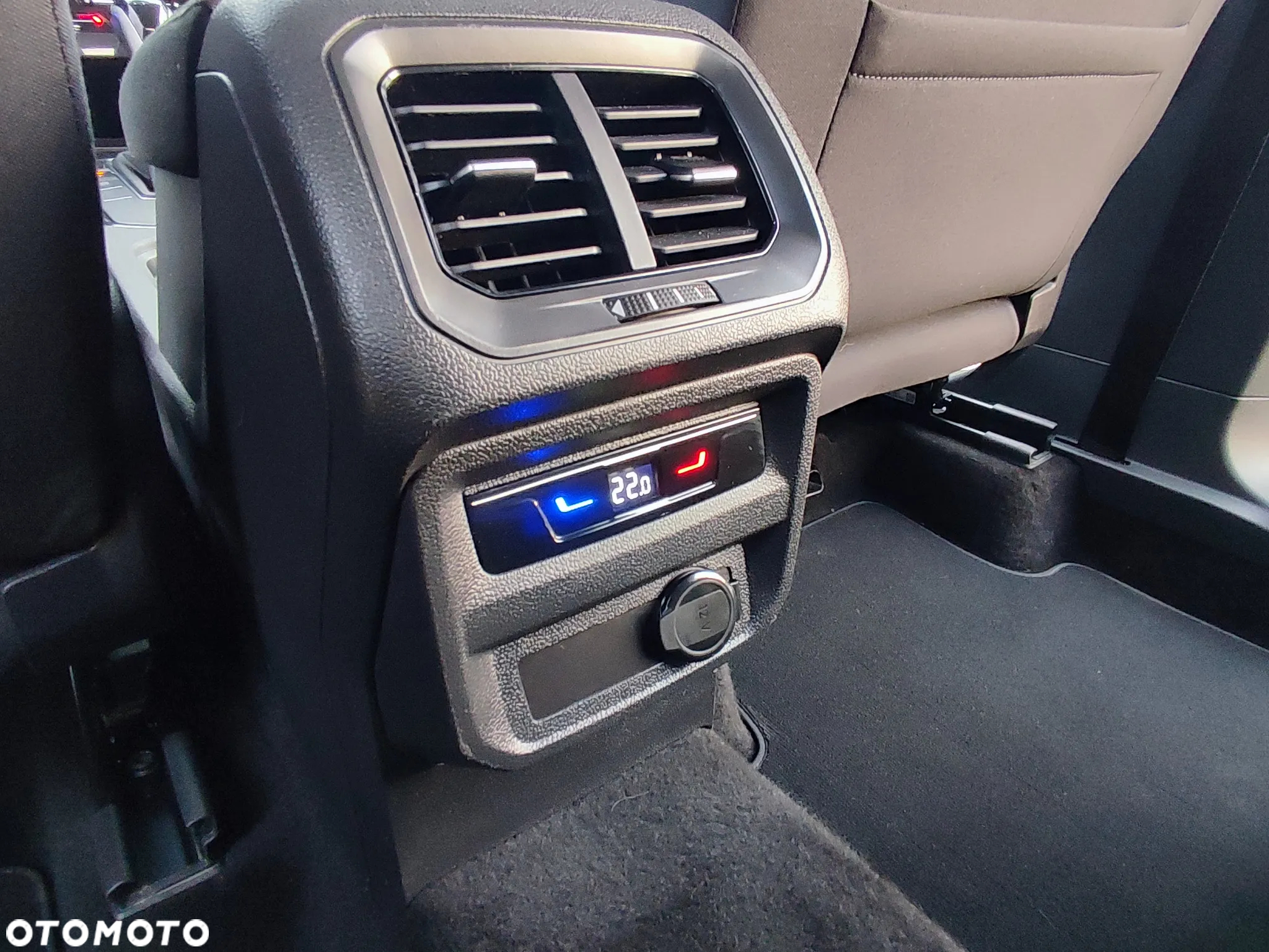 Volkswagen Tiguan - 10