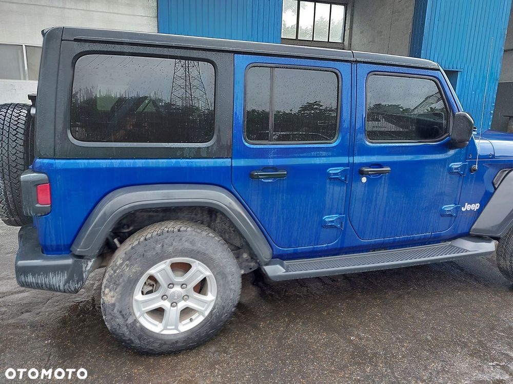 Jeep Wrangler JL 2018 próg prawy stopień 4d - 2